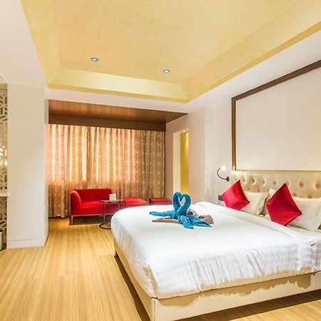 Hotel Abika Elite Ujjain Exteriör bild