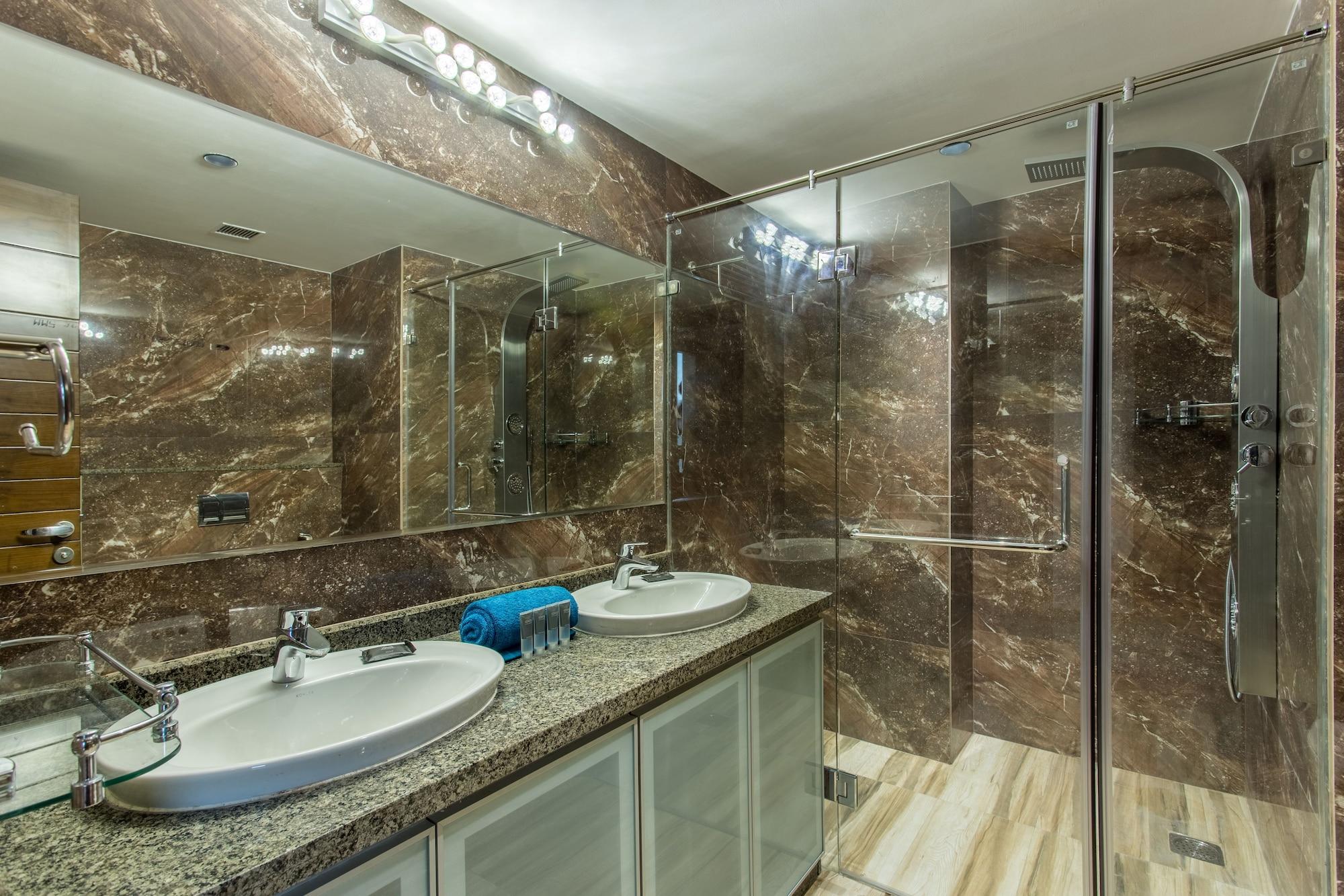 Hotel Abika Elite Ujjain Exteriör bild