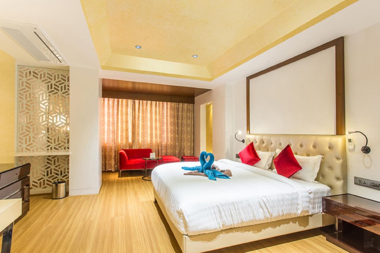 Hotel Abika Elite Ujjain Exteriör bild