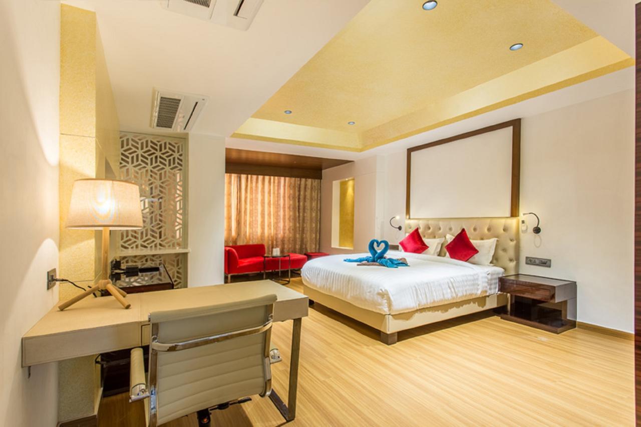 Hotel Abika Elite Ujjain Exteriör bild