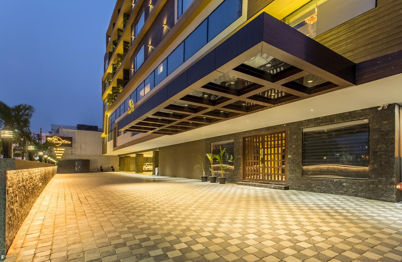 Hotel Abika Elite Ujjain Exteriör bild