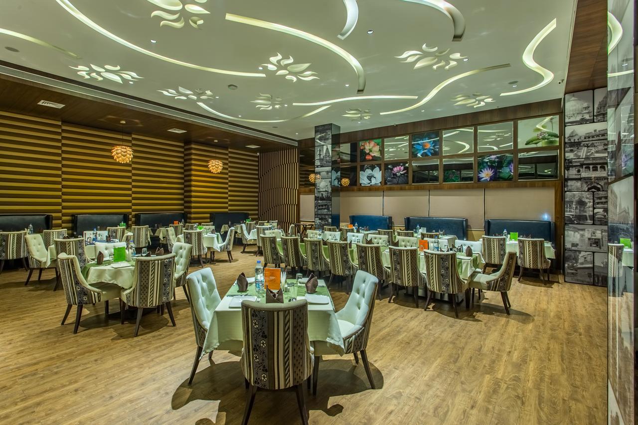 Hotel Abika Elite Ujjain Exteriör bild